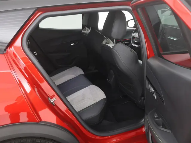 Peugeot e-2008 EV GT 50 kWh 2020 Elektrisch 27