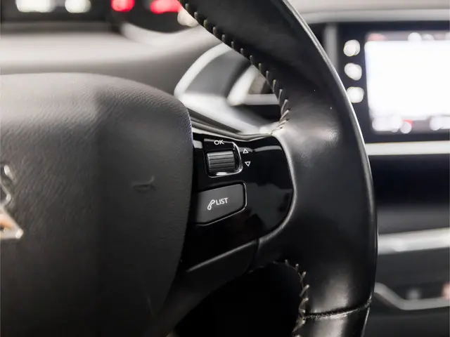 Peugeot 308 SW 1.2 PureTech Sport 2019 Benzine 20