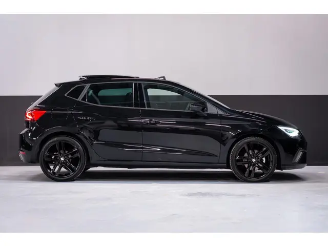 SEAT Ibiza Hatchback FR 1.5 Zwart Pano 2025 Benzine 8
