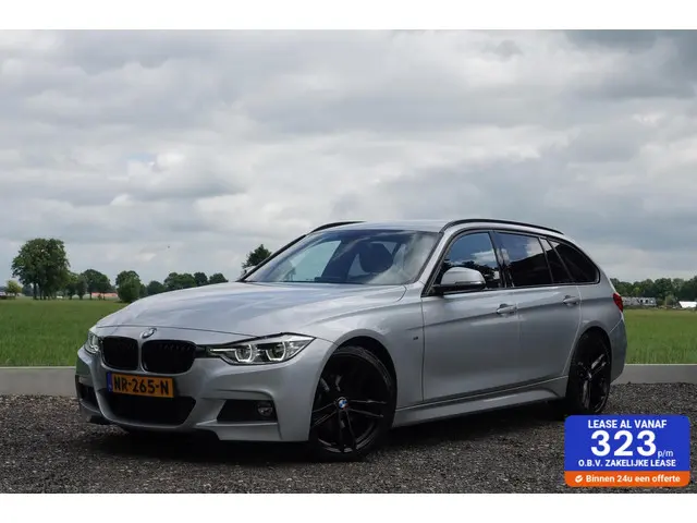 BMW 3 Serie Touring 320i 2017 Benzine