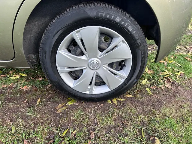 Nissan Micra 1.2 Visia Pack APK 21-10-2026 2016 Benzine 16