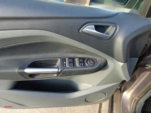 Ford C-MAX 1.0 Titanium 2014 Benzine 12