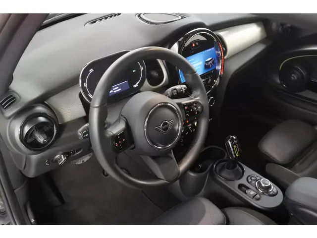 MINI Electric Mini Classic Blackline 2022 Elektrisch 19