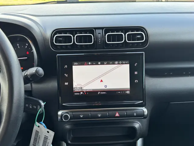 Citroën C3 Aircross 1.2 PureTech Shine 2021 Benzine 25