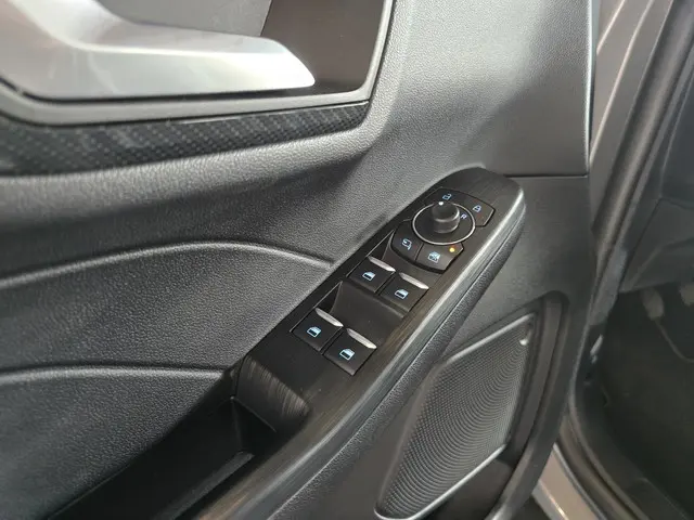 Ford Kuga 1.5 EcoBoost ST-Line 2023 Benzine 4