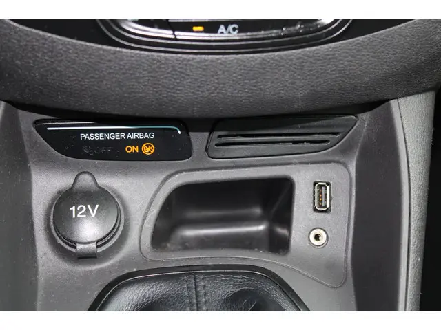 Ford Tourneo Courier 1.0 Titanium 2015 Benzine 20