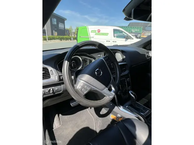 Volvo V40 2.0 T4 R-Design automaat 2017 Benzine 8