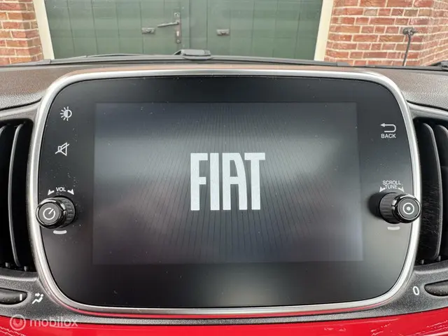 Fiat 500 1.0 Hybrid RED 2021 Benzine 11