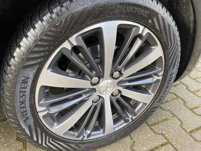 Peugeot 208 1.2 PureTech Allure 2018 Benzine 7