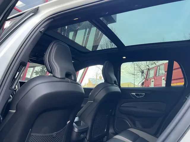 Volvo V60 2.0 B3 Plus Dark 2022 Hybride Benzine 19