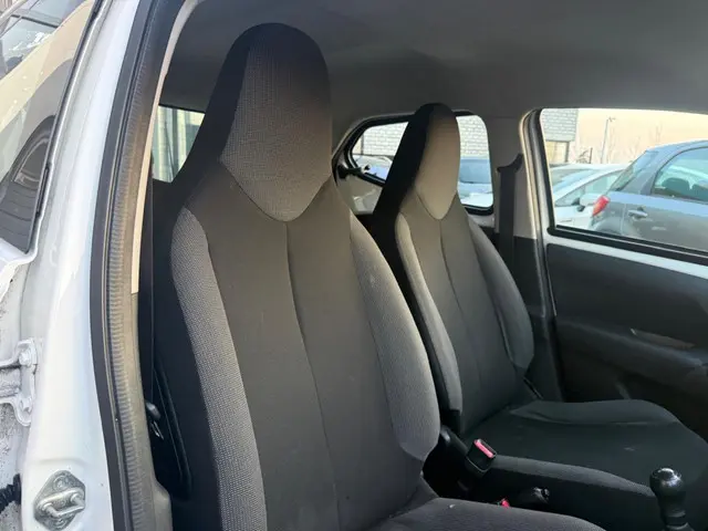 Toyota Aygo 1.0 VVT-i x-now 2016 Benzine 8