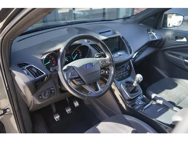 Ford Kuga 1.5 EcoBoost ST Line 2017 Benzine 2