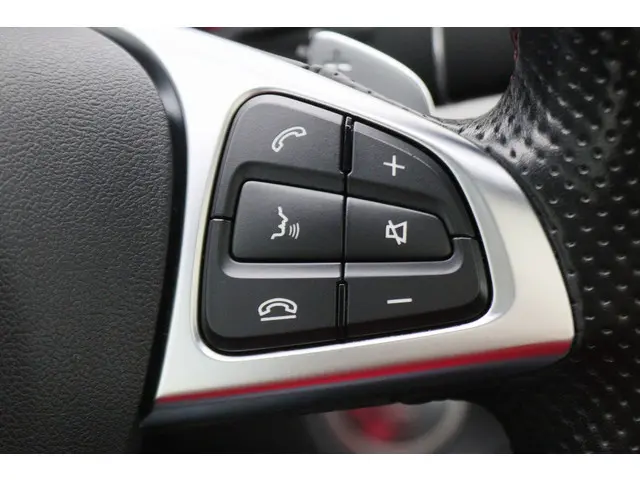 Mercedes-Benz GLA 250 4Matic 2017 Benzine 40