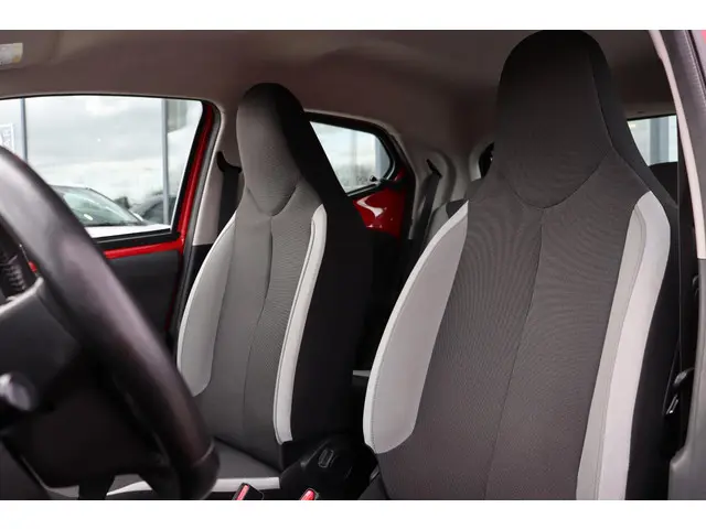 Toyota Aygo 1.0 VVT-i x-clusive, Airco, 2017 Benzine 20