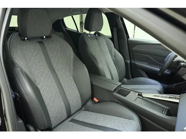 Peugeot 408 1.2 PureTech Allure 130 EAT8 2024 Benzine 14