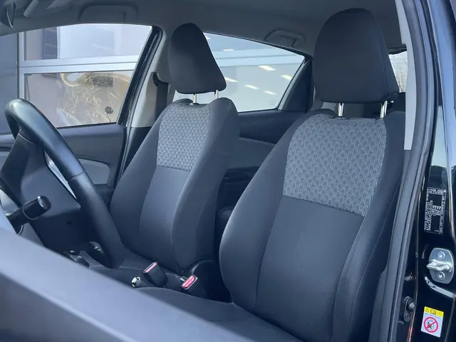 Toyota Yaris 1.3 VVT-i Aspiration 2015 Benzine 10