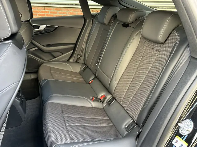 Audi A5 Sportback 40 TFSI S edition 2021 Hybride Benzine 6