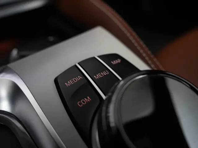 BMW 5 Serie Sedan 540i xDrive 2019 Benzine 35