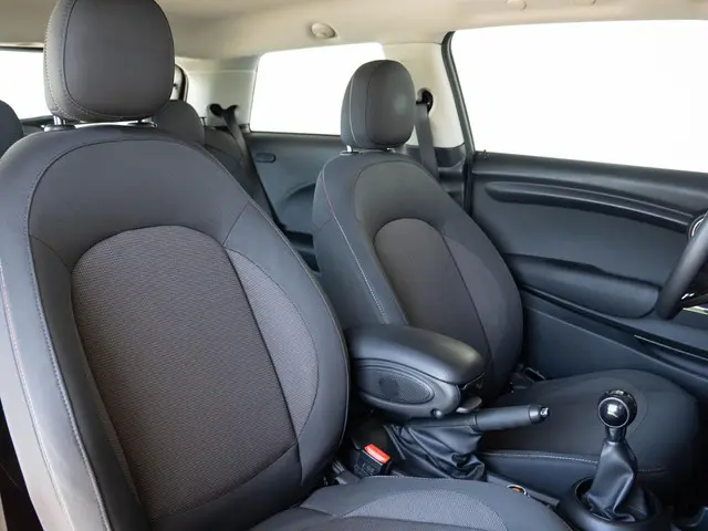 MINI 3-Deurs Cooper 2021 Benzine 8