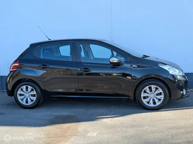 Peugeot 208 1.2 VTi Urban Soul 2013 Benzine 19