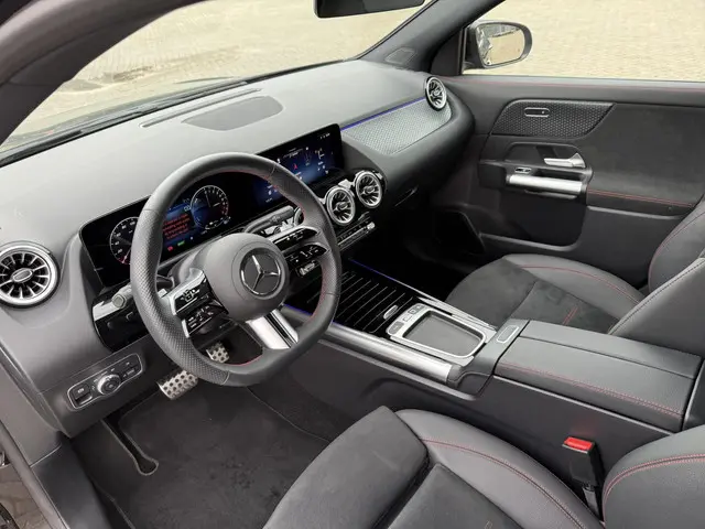 Mercedes-Benz GLA 250 e AMG Line 2024 Hybride Benzine 5