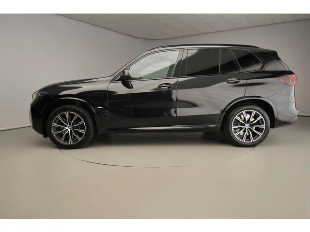 BMW X5 xDrive50e 2025 Hybride Benzine 2