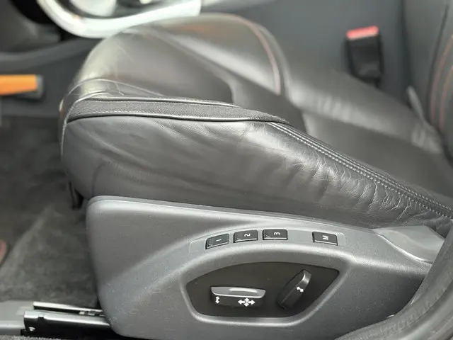 Volvo XC60 2.0 T5 FWD Ocean Race 2016 Benzine 31