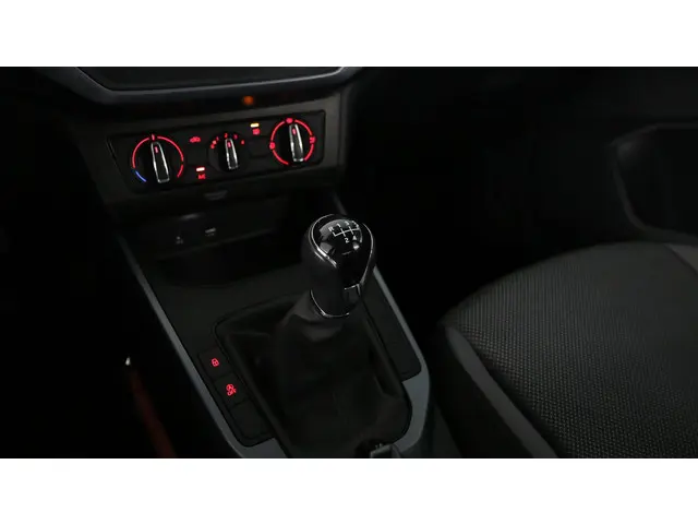 SEAT Arona 1.0 TSI 95pk Style 2020 Benzine 32