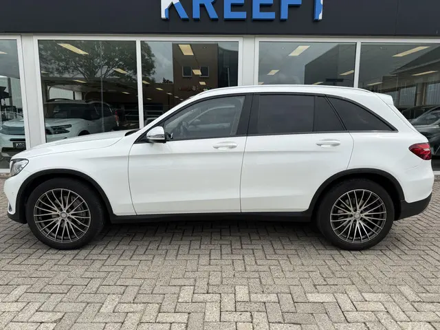 Mercedes-Benz GLC 250 4MATIC 2016 Benzine 2