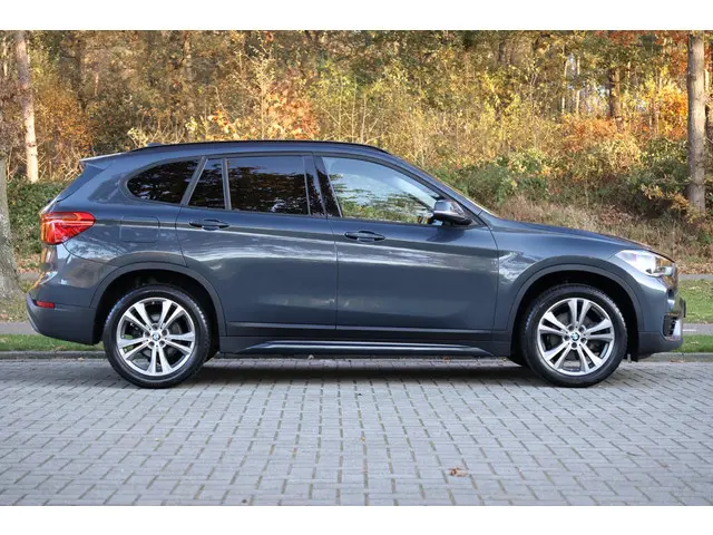 BMW X1 sDrive18i 2019 Benzine 7