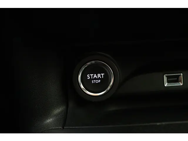 Citroën C4 Cactus 1.2 PureTech Shine 2019 Benzine 24
