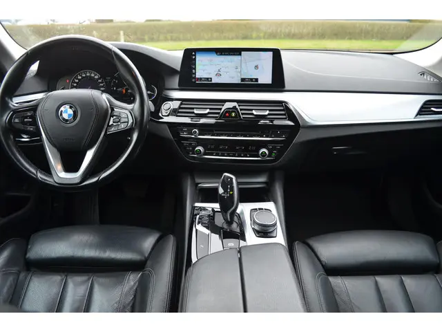 BMW 5 Serie 540i xDrive Touring 340 pk 2017 Benzine 8