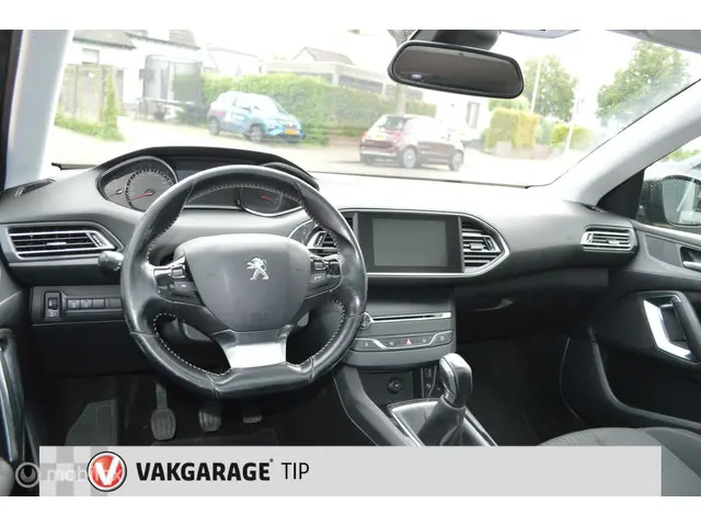 Peugeot 308 1.2 PureTech Blue Lion 2017 Benzine 17