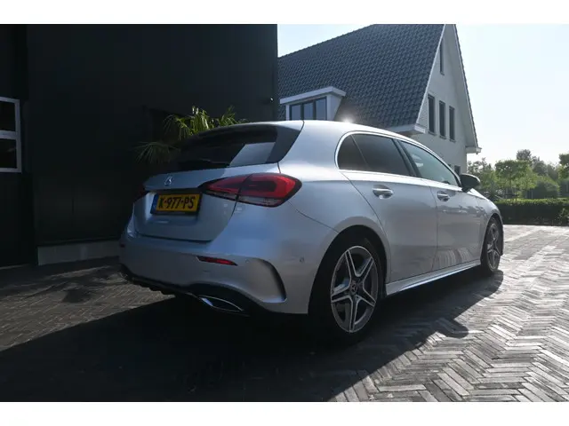 Mercedes-Benz A-Klasse 200 Bns Sol. AMG 2018 Benzine 4