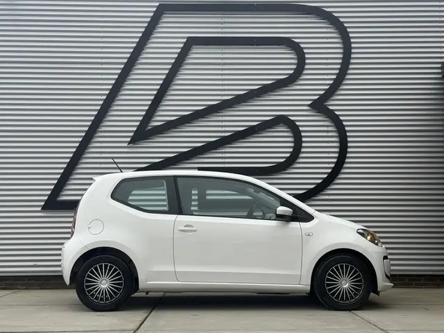 Volkswagen up! 1.0 groove up! BlueMotion 2014 Benzine 6