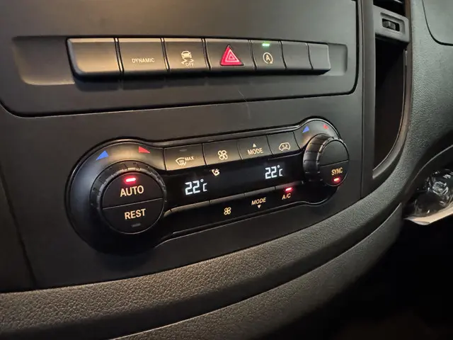 Mercedes-Benz Vito 114 CDI Lang 2024 Diesel 13