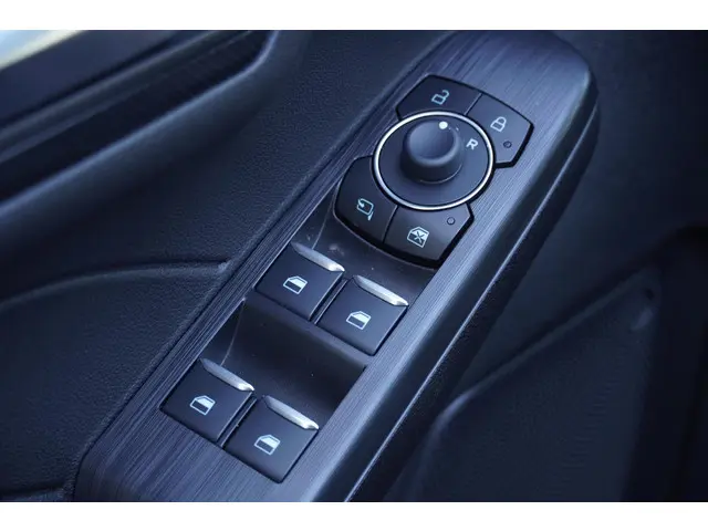 Ford Kuga 2.5 PHEV ST-Line X 2023 Hybride Benzine 26