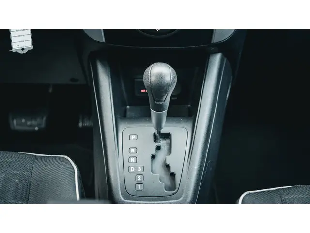 Kia Venga 1.6 CVVT Plus Pack AUTOMAAT NAVI 2013 Benzine 38