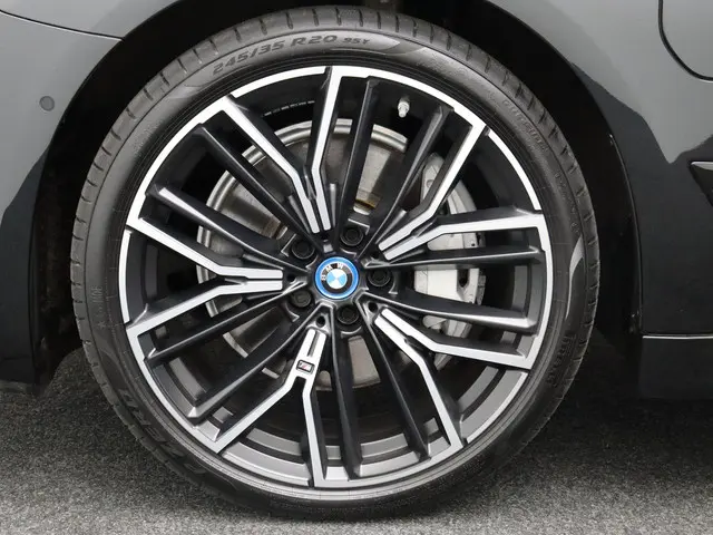 BMW 5 Serie Sedan 545e xDrive 2021 Hybride Benzine 6