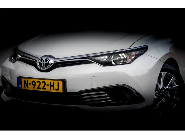 Toyota Auris 1.3 Now RIJKLAAR INCL:GARANTIE 2018 Benzine 26