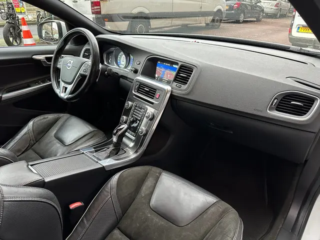 Volvo S60 2.0 D5 Summum Aut Leer Navi Clima 2015 Diesel 10