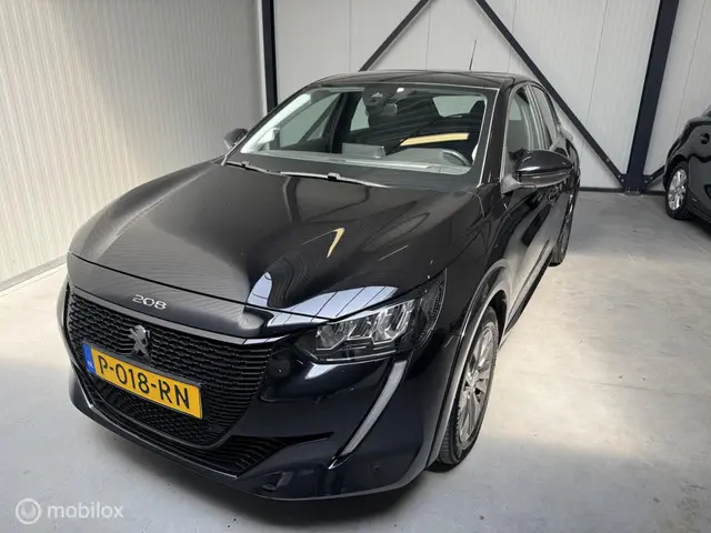 Peugeot e-208