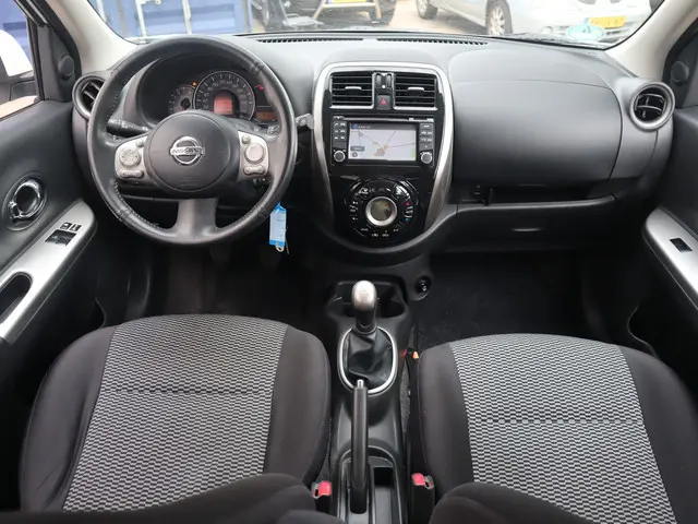 Nissan Micra 1.2 Connect Edition 2014 Benzine 4