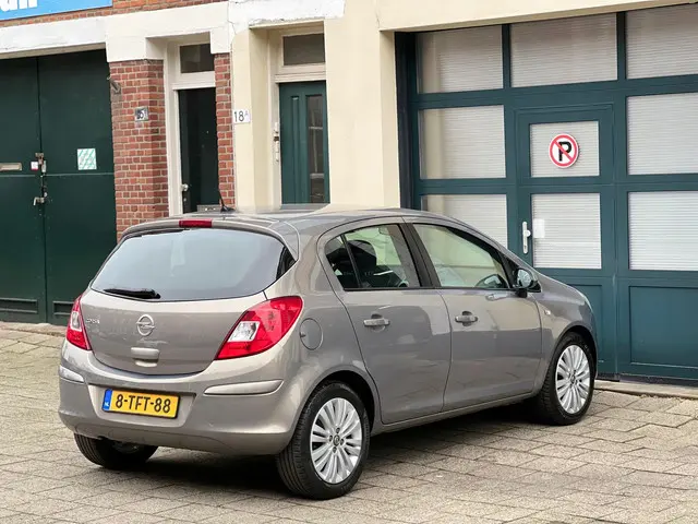 Opel Corsa 1.2-16V Design Edition 2014 Benzine 9
