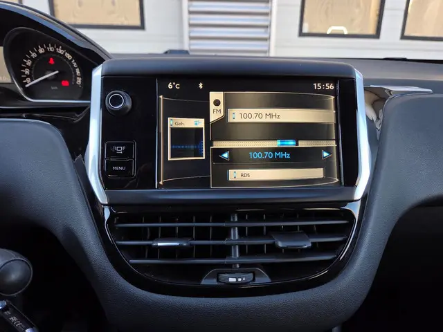 Peugeot 208 1.2 VTi Blue Lease Executive 2013 Benzine 24