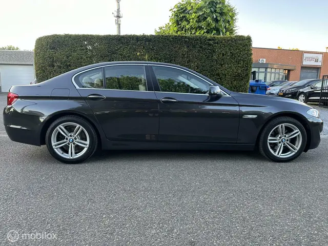 BMW 5 Serie 520i High Executive 2012 Benzine 5