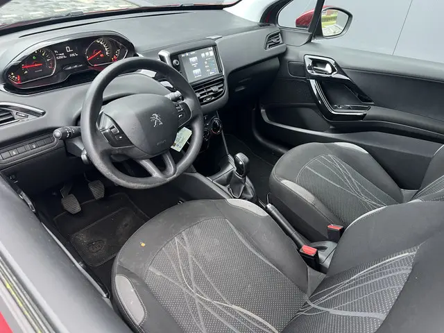 Peugeot 208 1.2 VTi Active 2014 Benzine 17