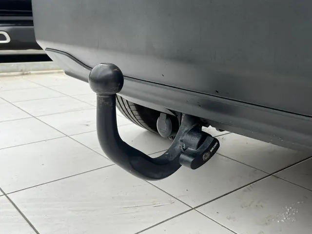 Peugeot 2008 PureTech 100 Allure 2021 Benzine 29