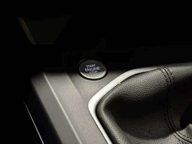 Volkswagen Golf 1.0 TSI Life Business 2023 Benzine 21