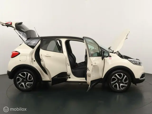 Renault Captur 0.9 TCe Helly Hansen 2015 Benzine 24